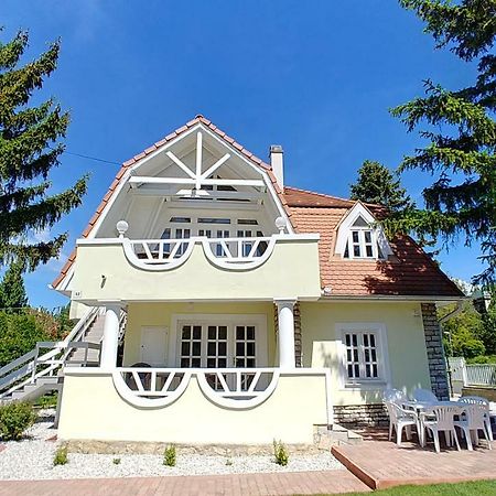 Balaton Apartman Fuered บาลาตอนฟือเรด ภายนอก รูปภาพ
