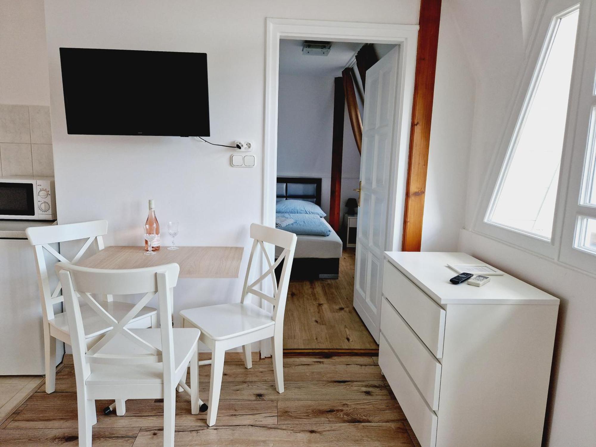 Balaton Apartman Fuered บาลาตอนฟือเรด ภายนอก รูปภาพ