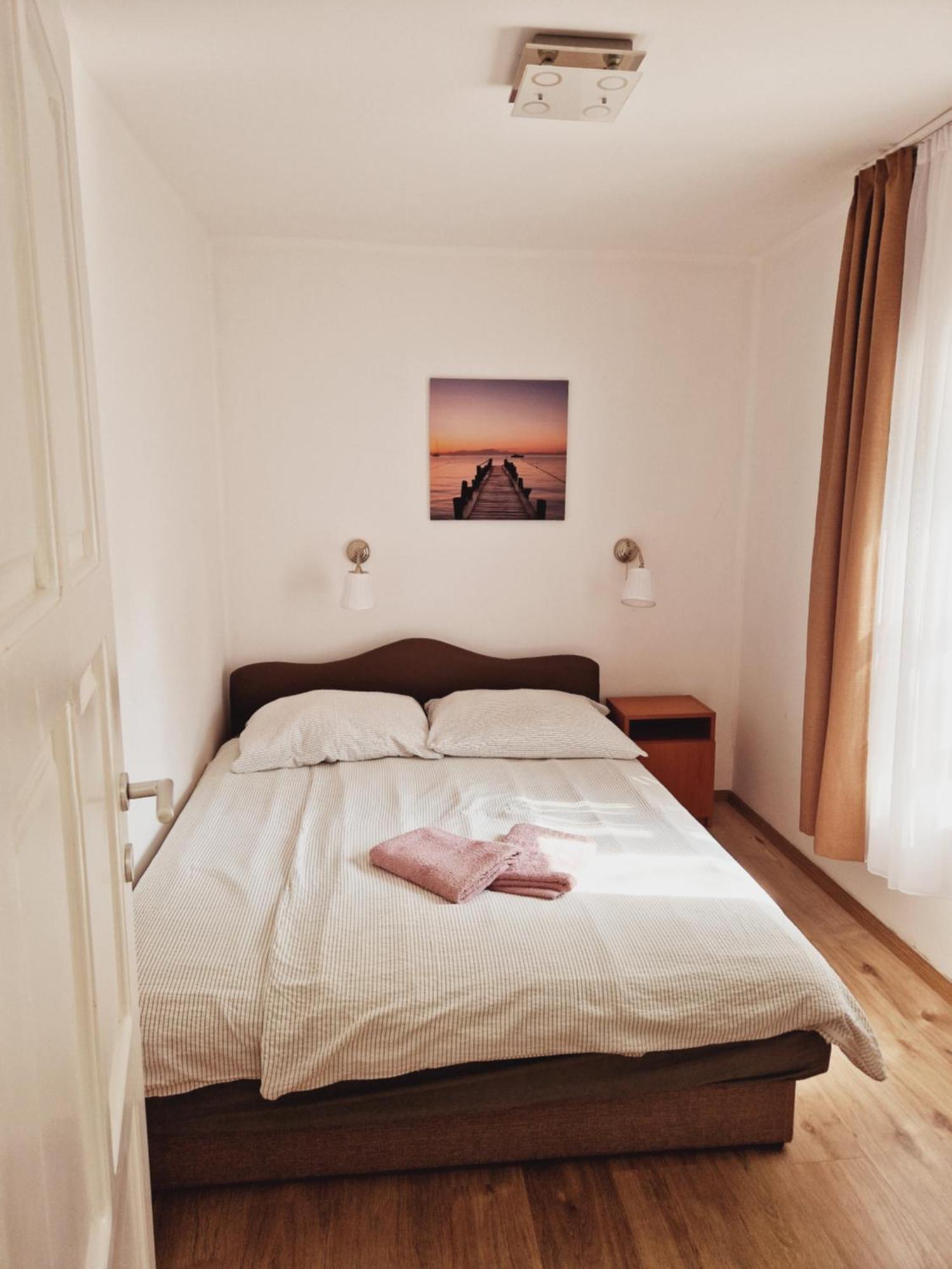 Balaton Apartman Fuered บาลาตอนฟือเรด ภายนอก รูปภาพ