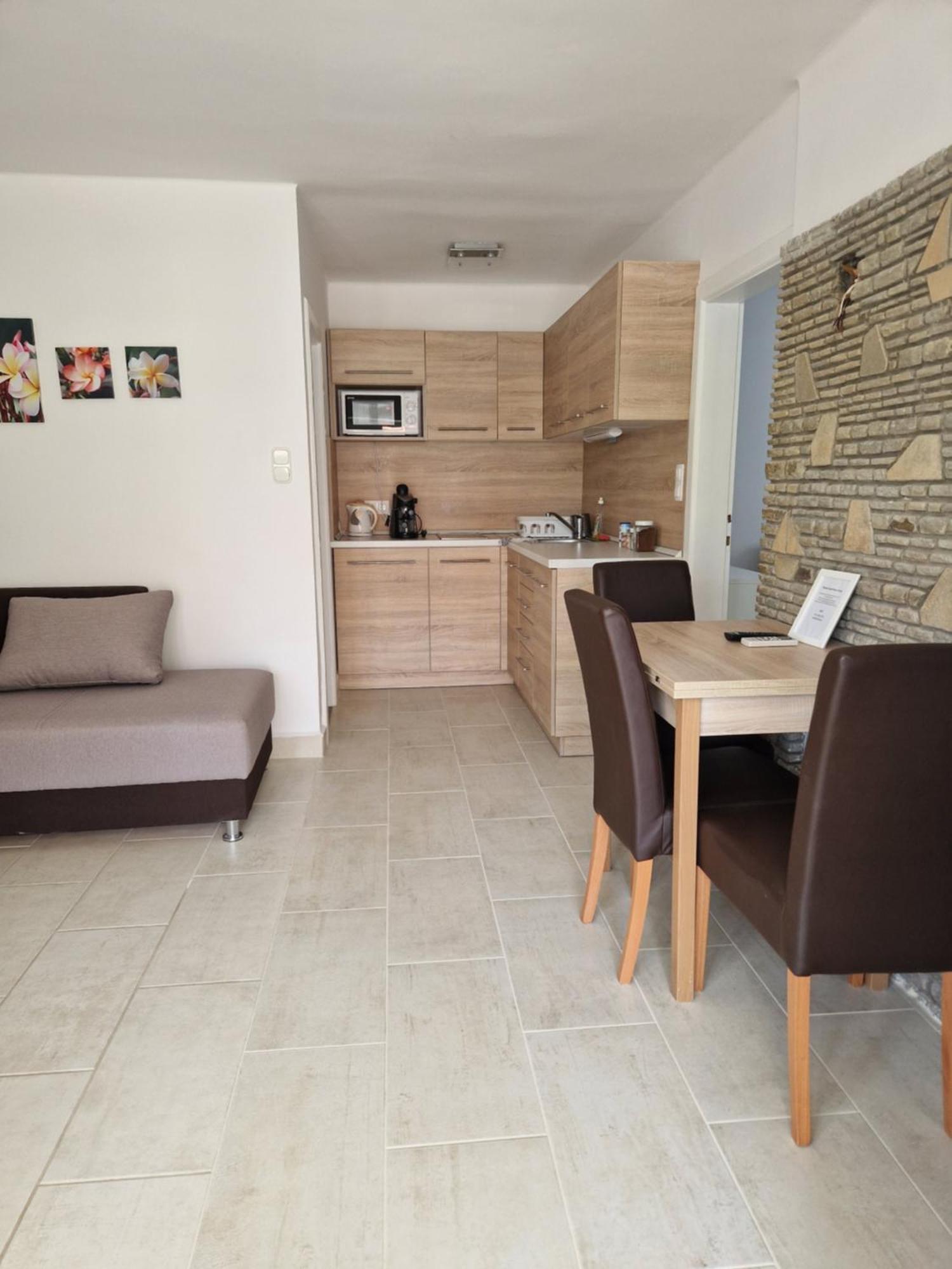 Balaton Apartman Fuered บาลาตอนฟือเรด ภายนอก รูปภาพ